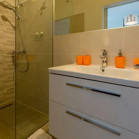 Prázdninový dům Strandnahe Mit Meerblick, 2 Bikes, Beheiztem Privatpool - Nur 300 Meter Zum