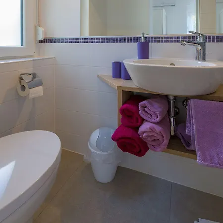 Strandnahe Mit Meerblick, 2 Bikes, Beheiztem Privatpool - Nur 300 Meter Zum * Dramalj