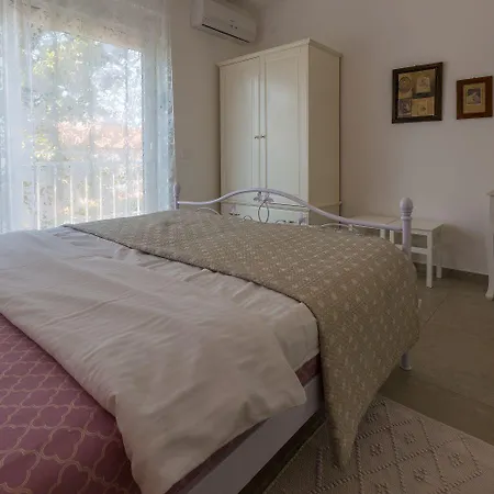 Ferienhaus Strandnahe Mit Meerblick, 2 Bikes, Beheiztem Privatpool - Nur 300 Meter Zum Dramalj