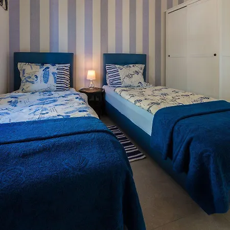 Prázdninový dům Strandnahe Mit Meerblick, 2 Bikes, Beheiztem Privatpool - Nur 300 Meter Zum Dramalj