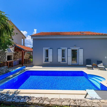 Strandnahe Mit Meerblick, 2 Bikes, Beheiztem Privatpool - Nur 300 Meter Zum * Dramalj