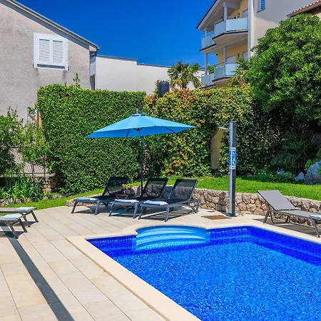 Prázdninový dům Strandnahe Mit Meerblick, 2 Bikes, Beheiztem Privatpool - Nur 300 Meter Zum