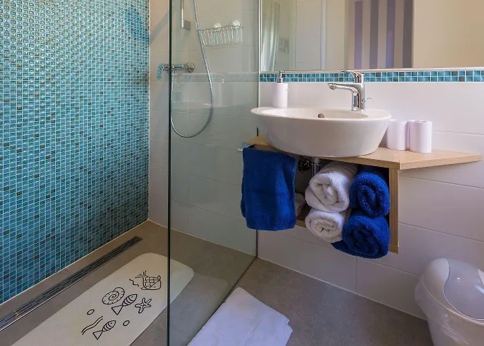 Strandnahe Mit Meerblick, 2 Bikes, Beheiztem Privatpool - Nur 300 Meter Zum Nyaraló