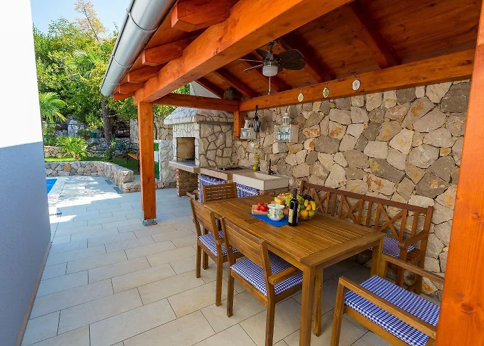 Strandnahe Mit Meerblick, 2 Bikes, Beheiztem Privatpool - Nur 300 Meter Zum Nyaraló Dramalj